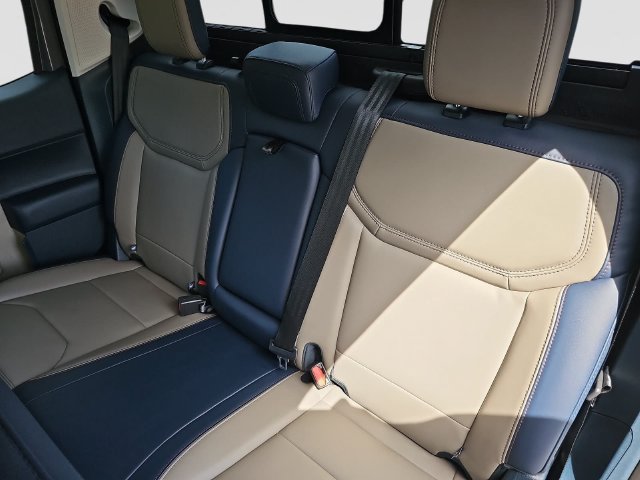 Used 2025 Ford Maverick Lariat AWD/4WD image 16