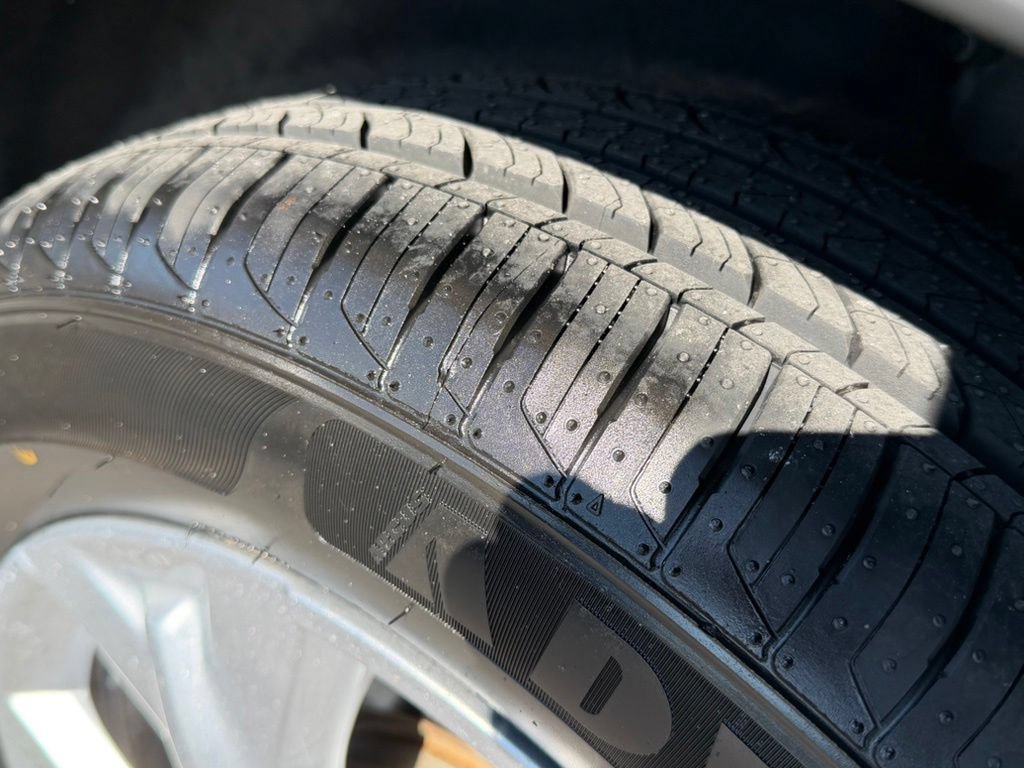 Used 2025 Honda HR-V LX image 8