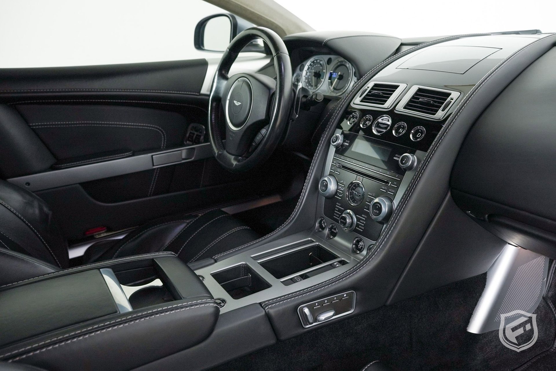 Used 2014 Aston Martin DB9 Coupe image 32