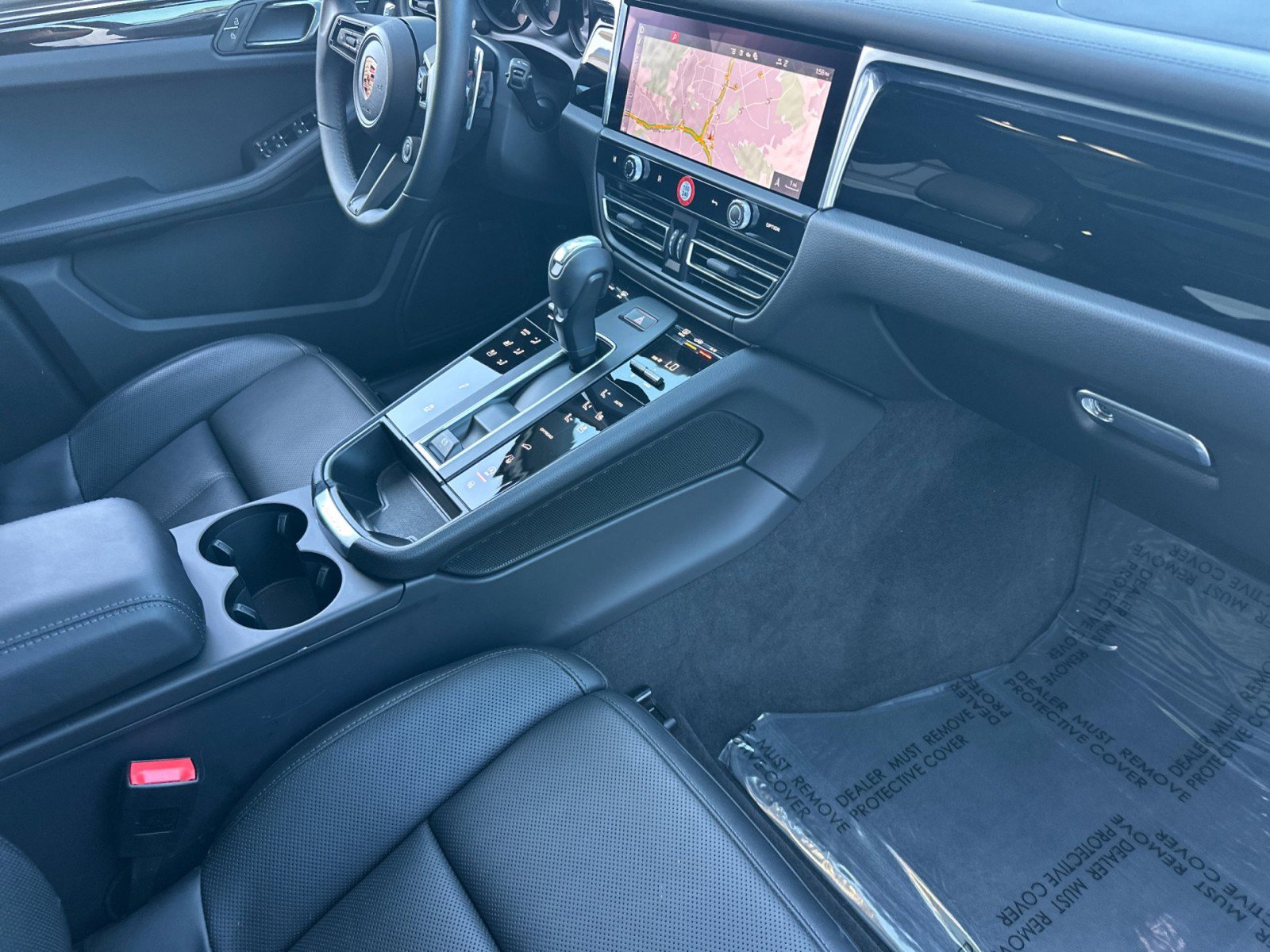 Certified 2025 Porsche Macan Turbo image 16