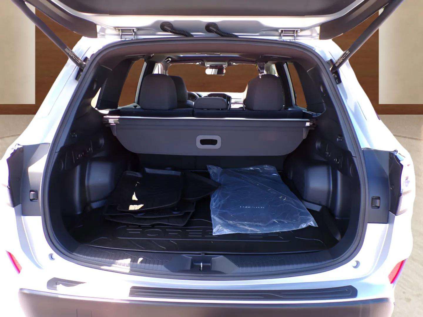 Certified 2025 Subaru Forester Premium AWD/4WD image 17