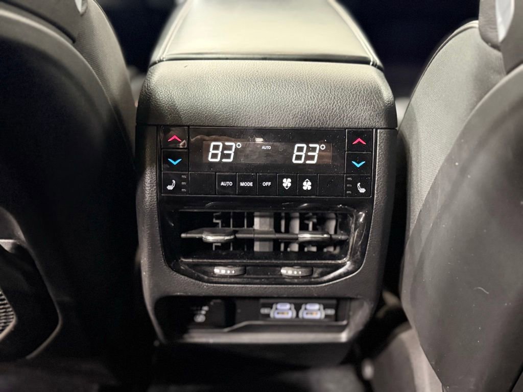 Used 2023 Jeep Grand Cherokee Overland w/ Advanced Protech Group III image 31