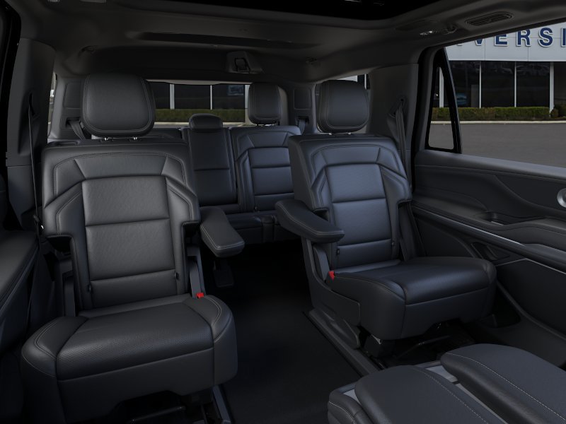 New 2026 Lincoln Navigator Reserve w/ Jet Appearance Package AWD/4WD image 11