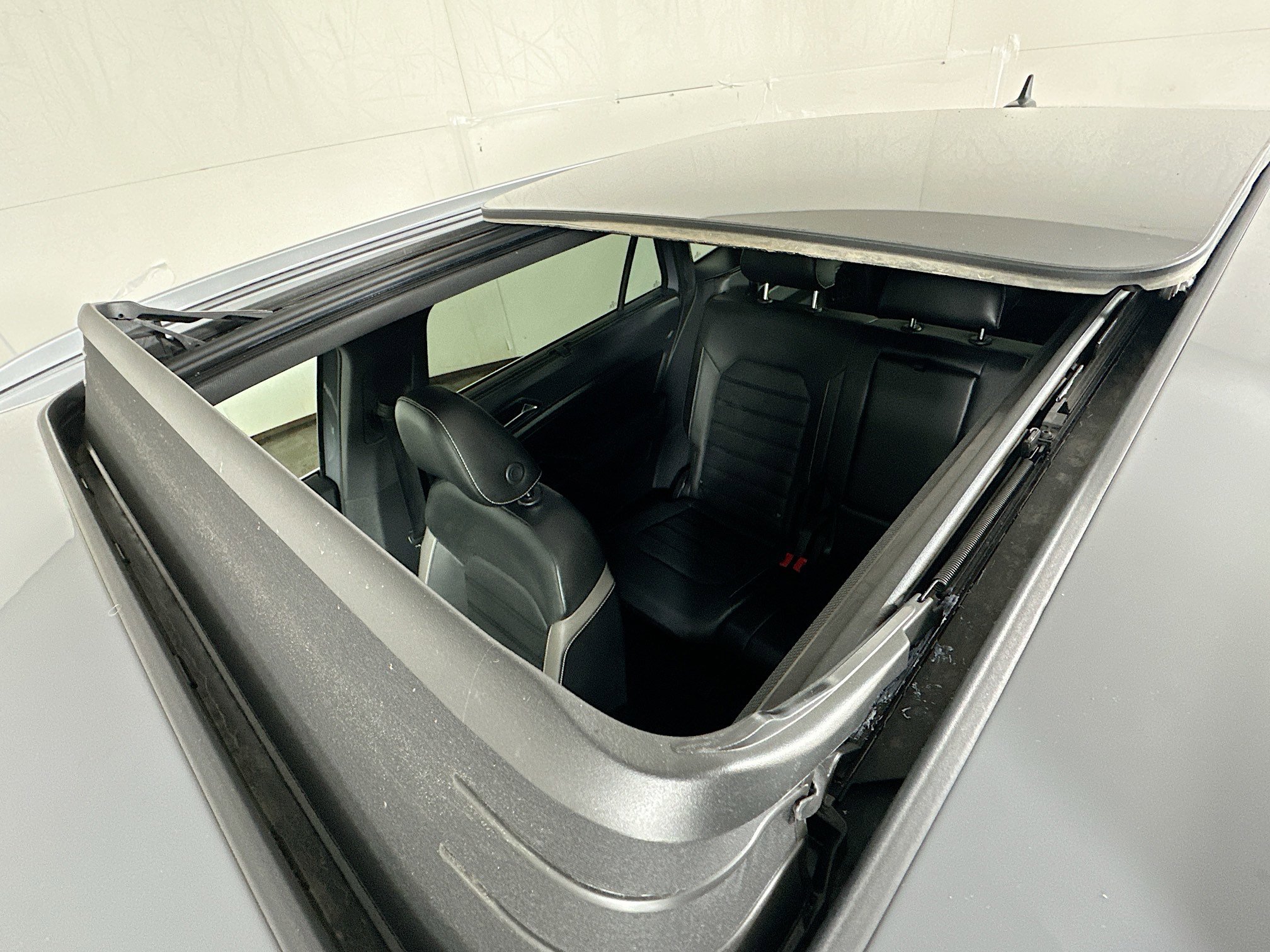 Used 2020 Volkswagen Atlas Cross Sport SEL Premium image 22