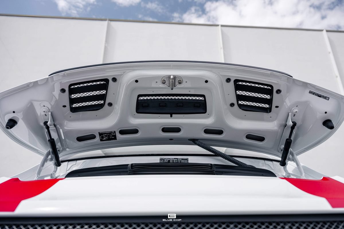 Used 2016 Porsche 911 R RWD image 34