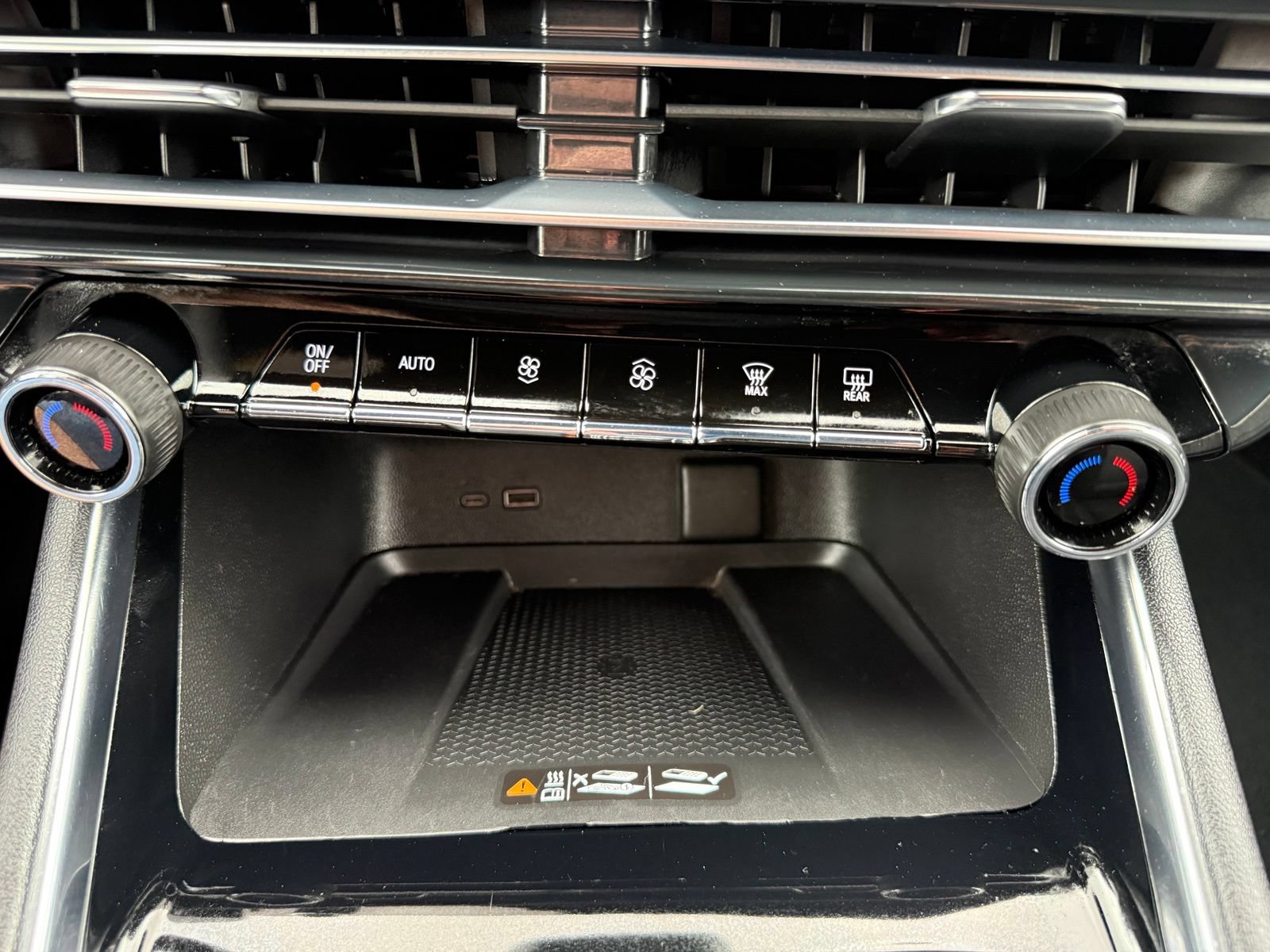 Certified 2025 Chevrolet Traverse LT FWD image 25