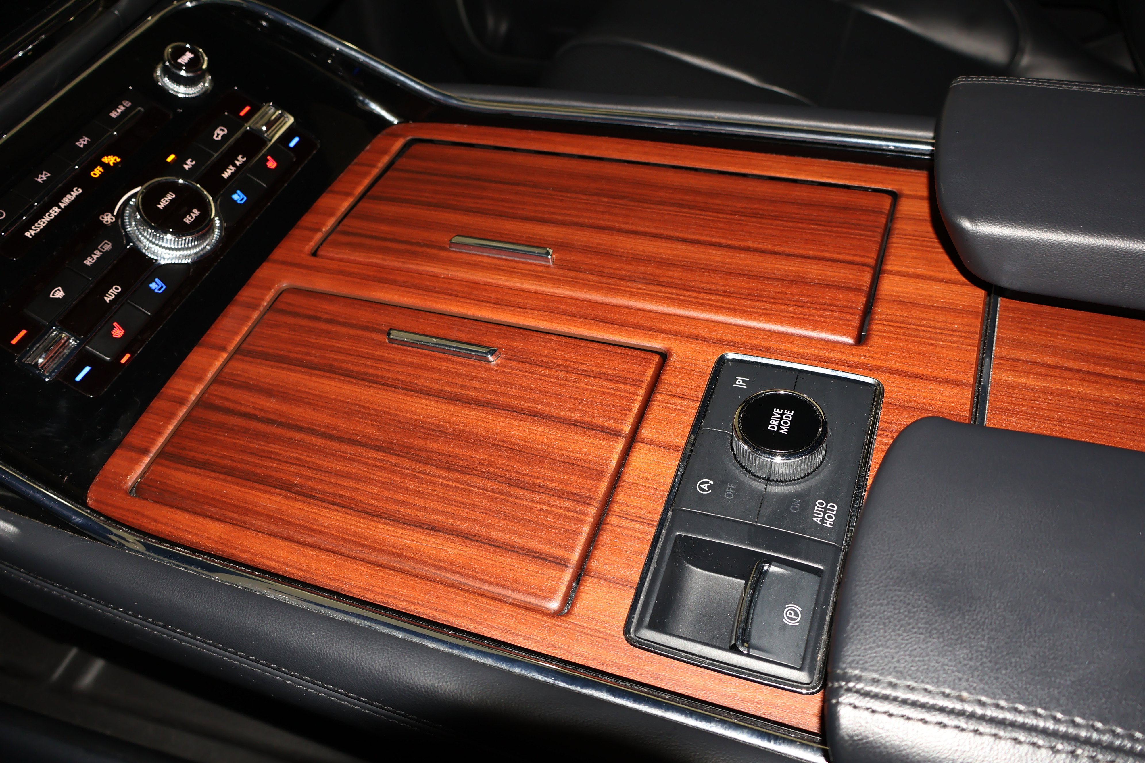 Used 2024 Lincoln Navigator Premiere image 34