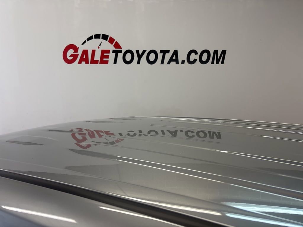 Used 2023 Toyota RAV4 LE AWD/4WD image 5