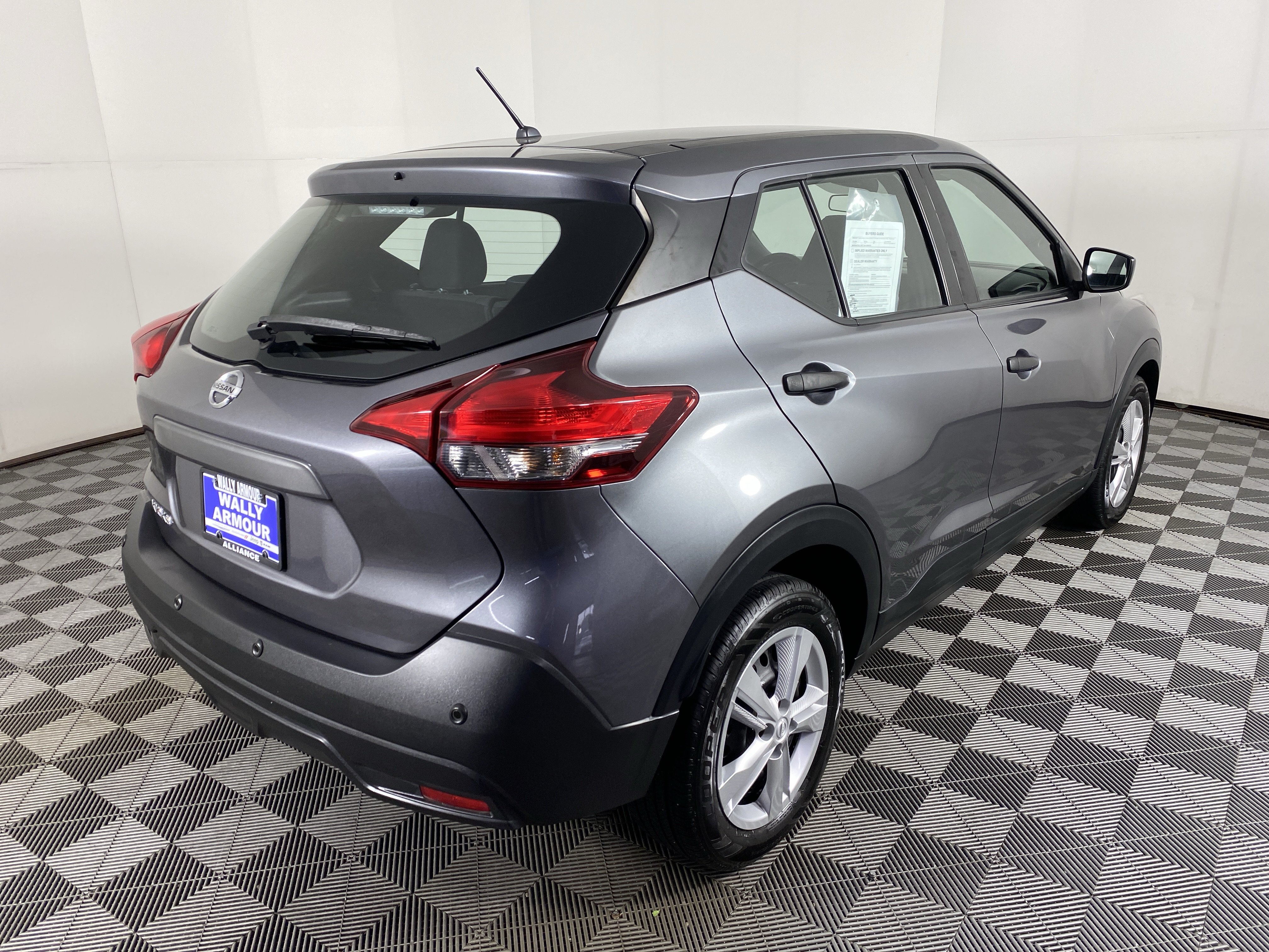 Used 2020 Nissan Kicks S FWD image 6