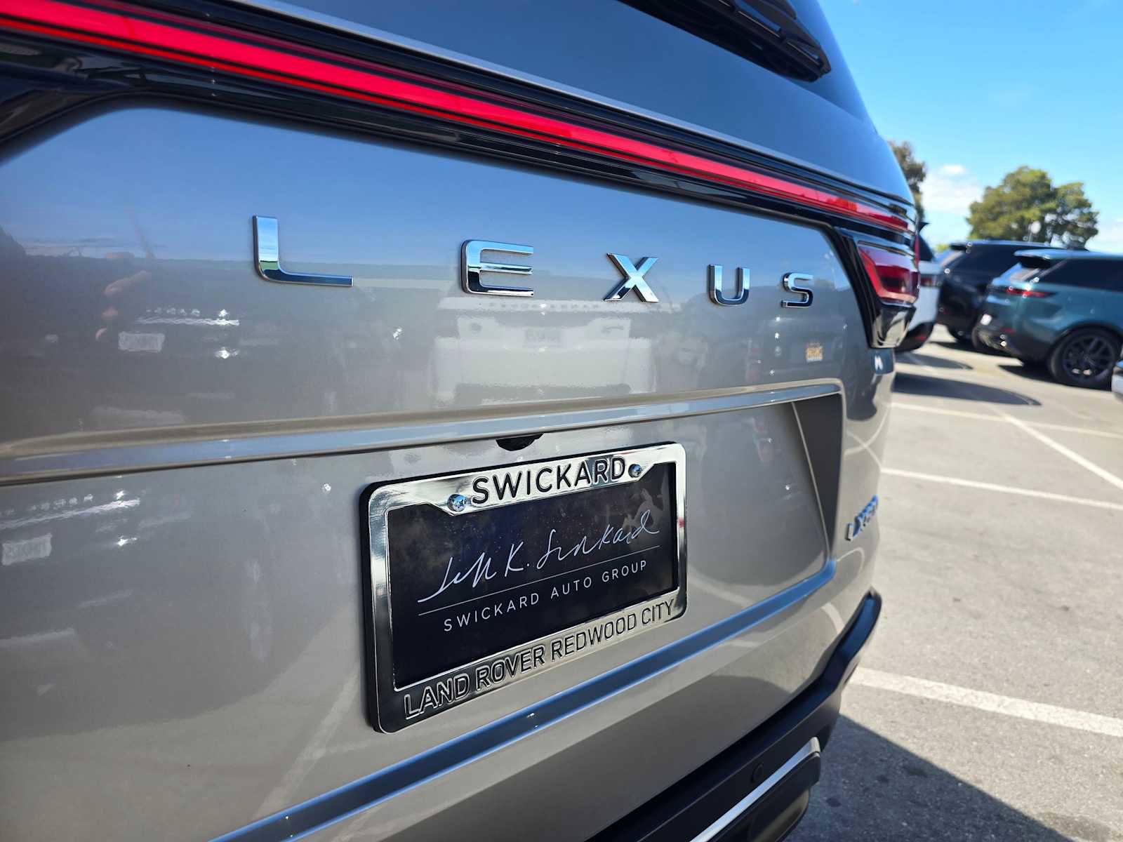 Used 2023 Lexus LX 600 F Sport w/ Accessory Package (Z1) AWD/4WD image 16