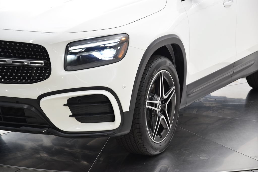 Certified 2024 Mercedes-Benz GLB 250 4MATIC w/ Pinnacle Package image 11