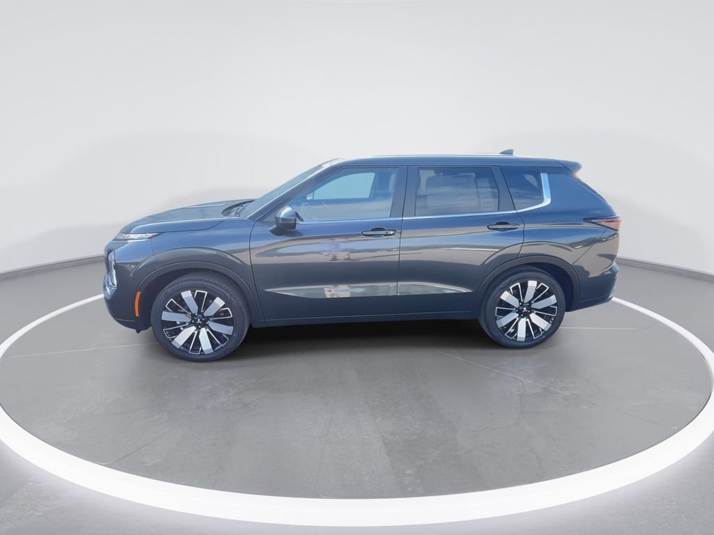 Used 2025 Mitsubishi Outlander SE FWD image 5