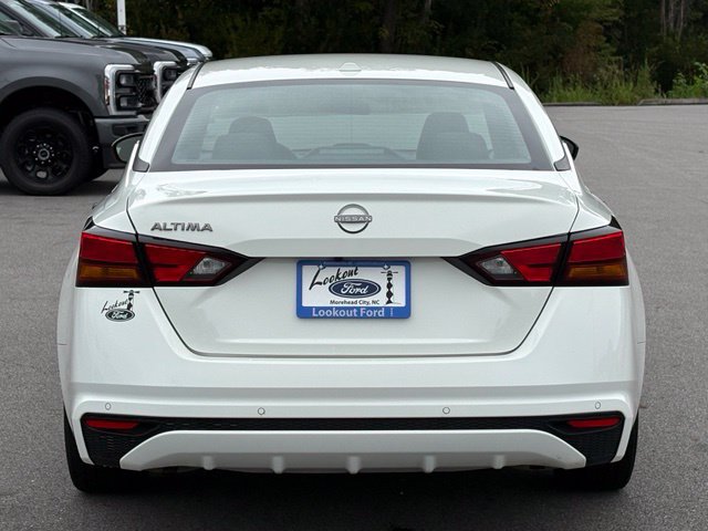 Used 2025 Nissan Altima 2.5 SV FWD image 4