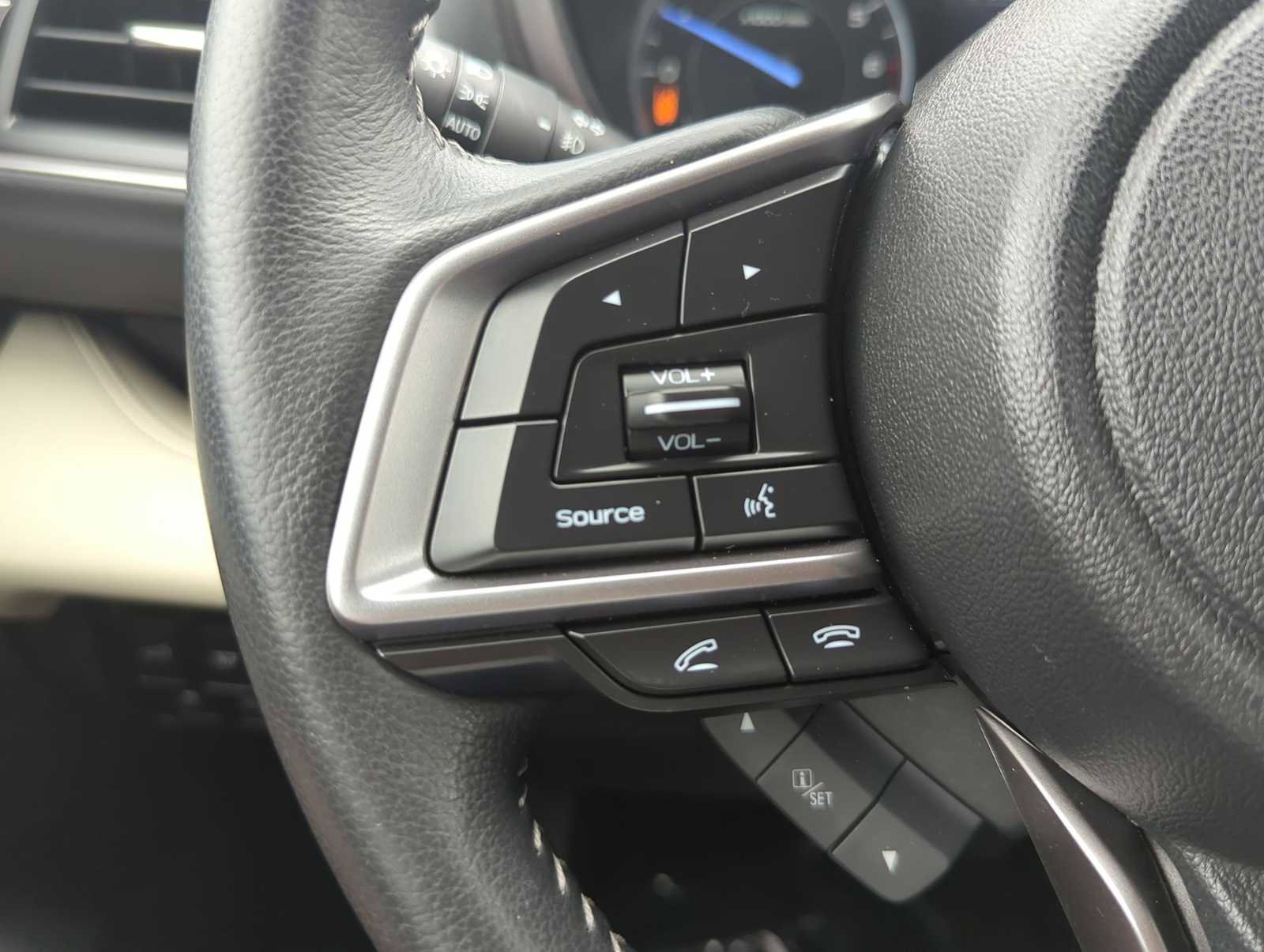 Used 2022 Subaru Ascent Limited w/ Technology Package image 25