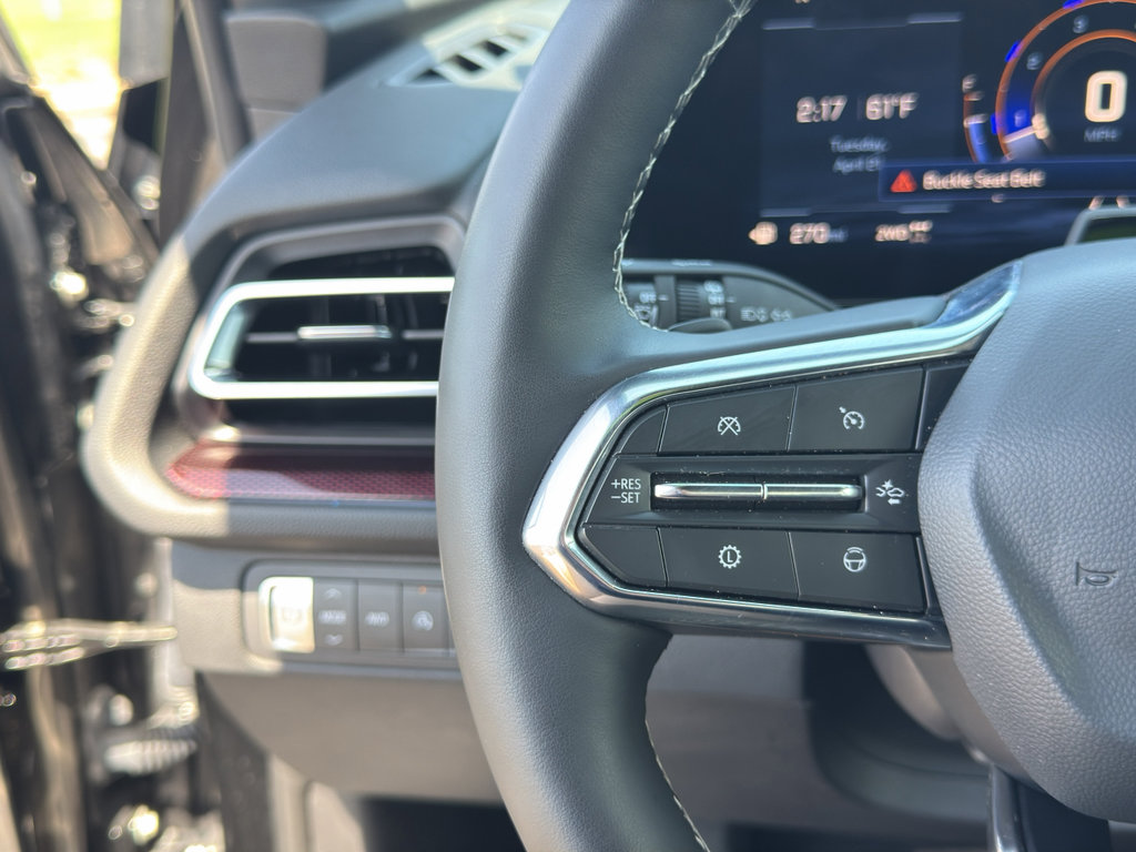 Used 2025 Chevrolet Traverse Z71 w/ Enhanced Driving Package AWD/4WD image 32