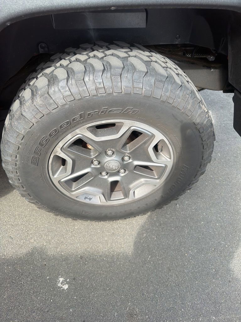 Used 2013 Jeep Wrangler Rubicon AWD/4WD image 8