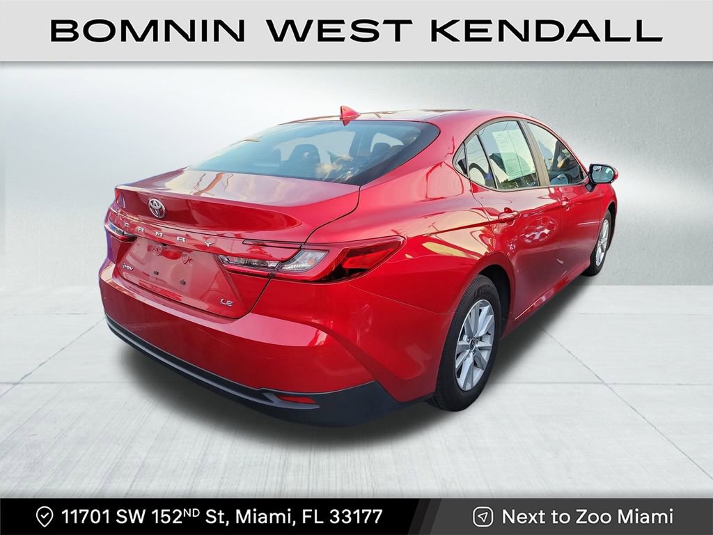 Used 2025 Toyota Camry LE image 3