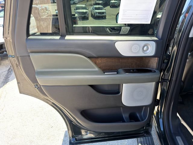 Used 2022 Lincoln Navigator Black Label AWD/4WD image 21