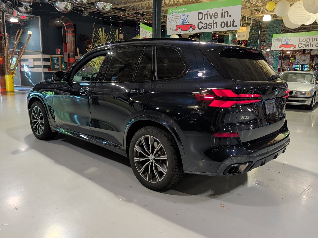 Certified 2024 BMW X5 xDrive40i w/ M Sport Package AWD/4WD image 17