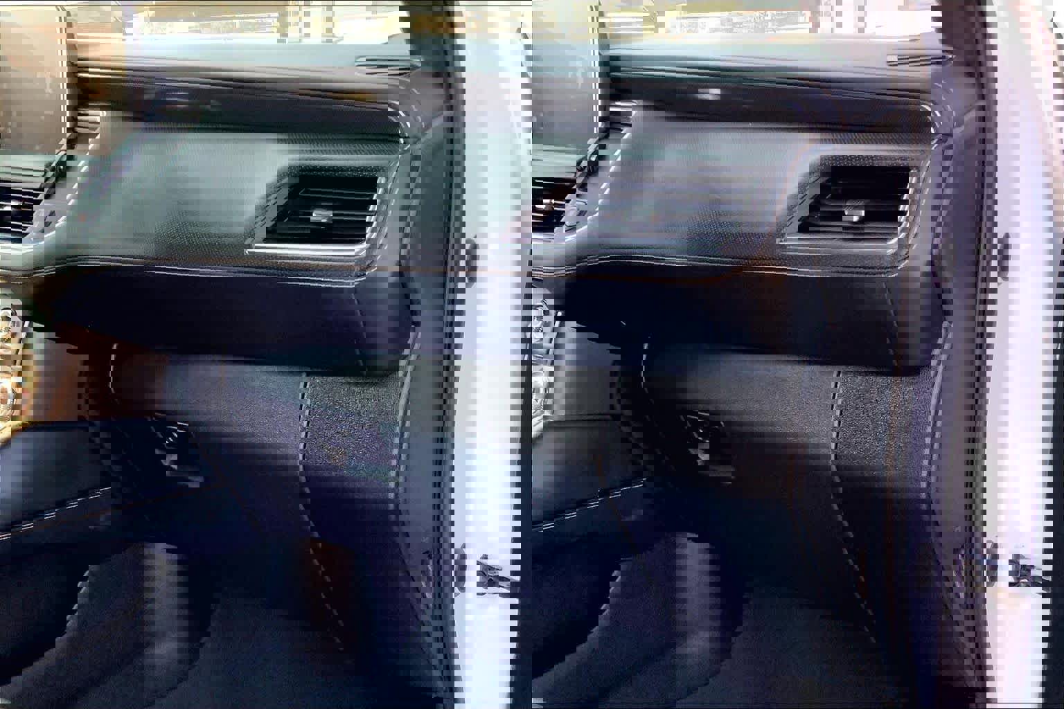 Used 2022 GMC Yukon XL AT4 image 18