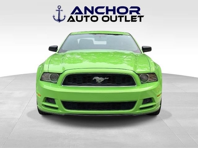 Used 2013 Ford Mustang Coupe RWD image 2