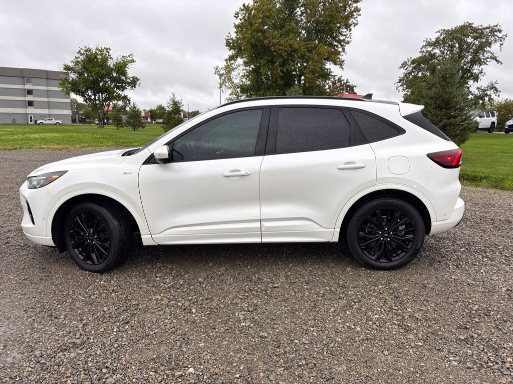 Used 2023 Ford Escape ST-Line Elite w/ Premium Technology Package AWD/4WD image 7