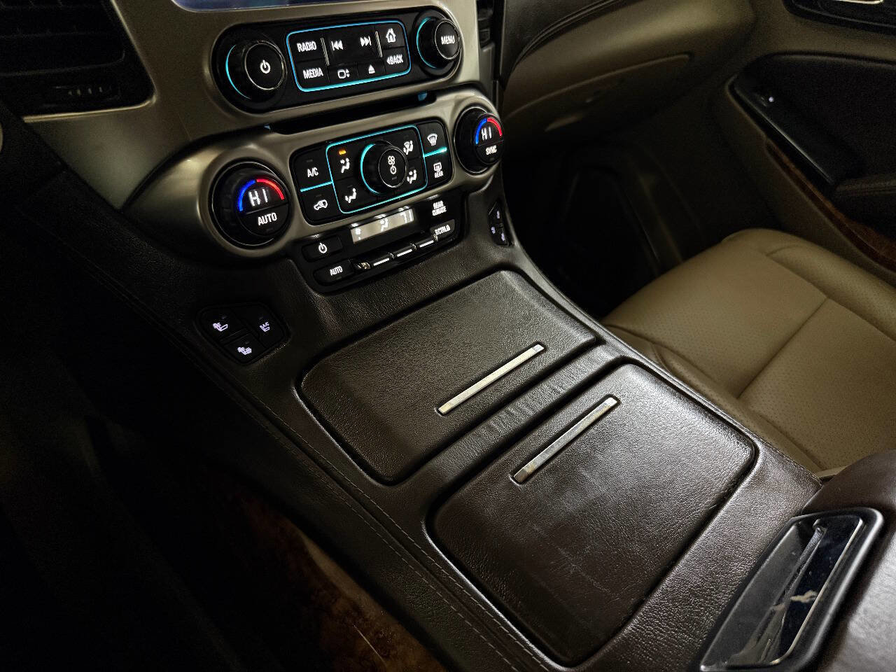 Used 2015 Chevrolet Suburban LTZ image 50