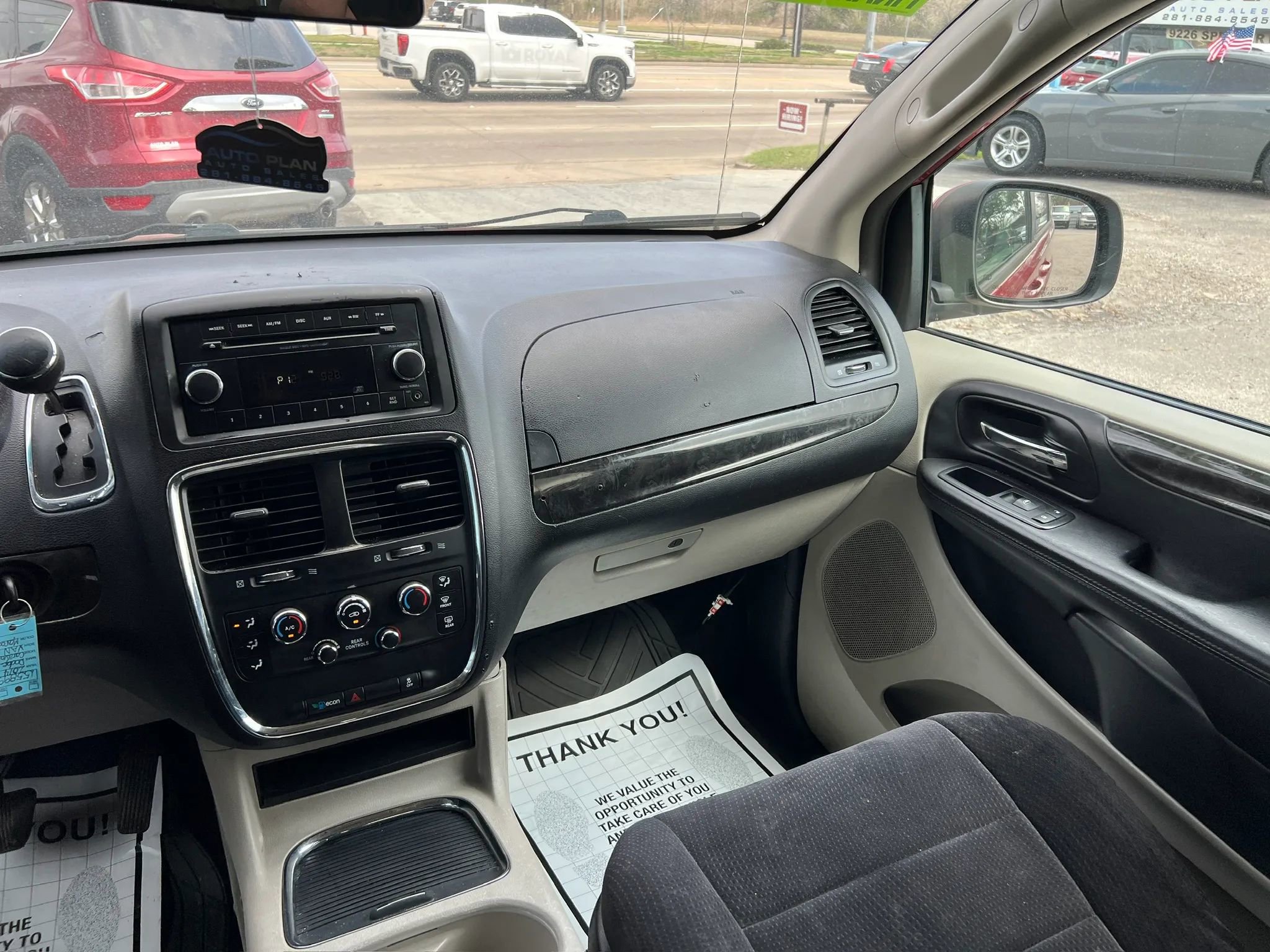 Used 2014 Dodge Grand Caravan SXT image 17