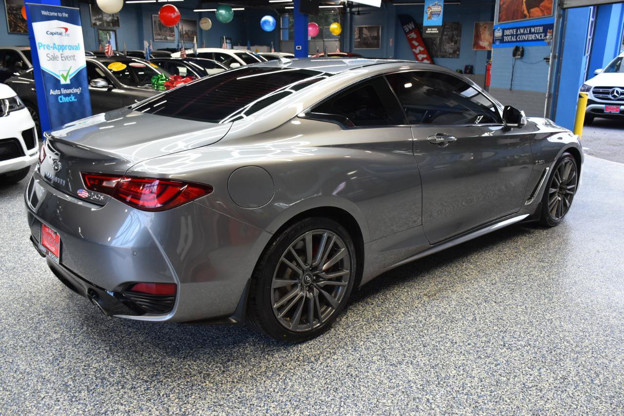 Used 2017 INFINITI Q60 Red Sport 400 AWD/4WD image 3