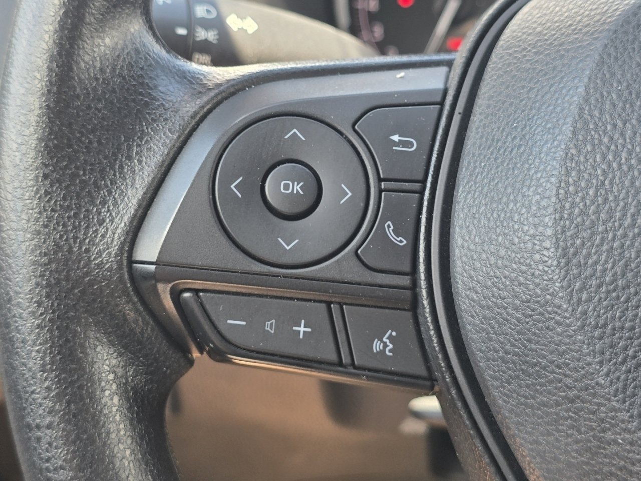 Certified 2024 Toyota RAV4 LE AWD/4WD image 29