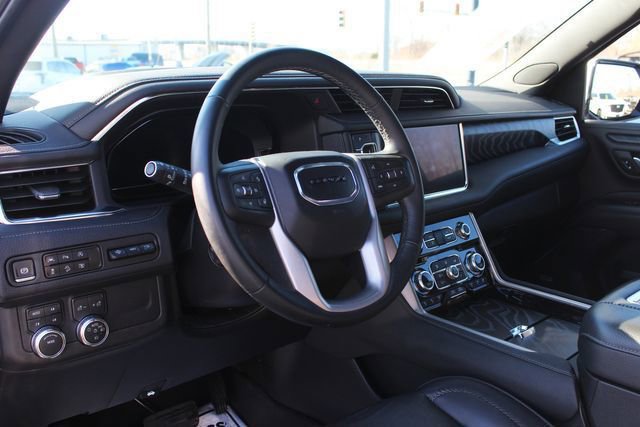 Used 2024 GMC Yukon XL Denali image 21