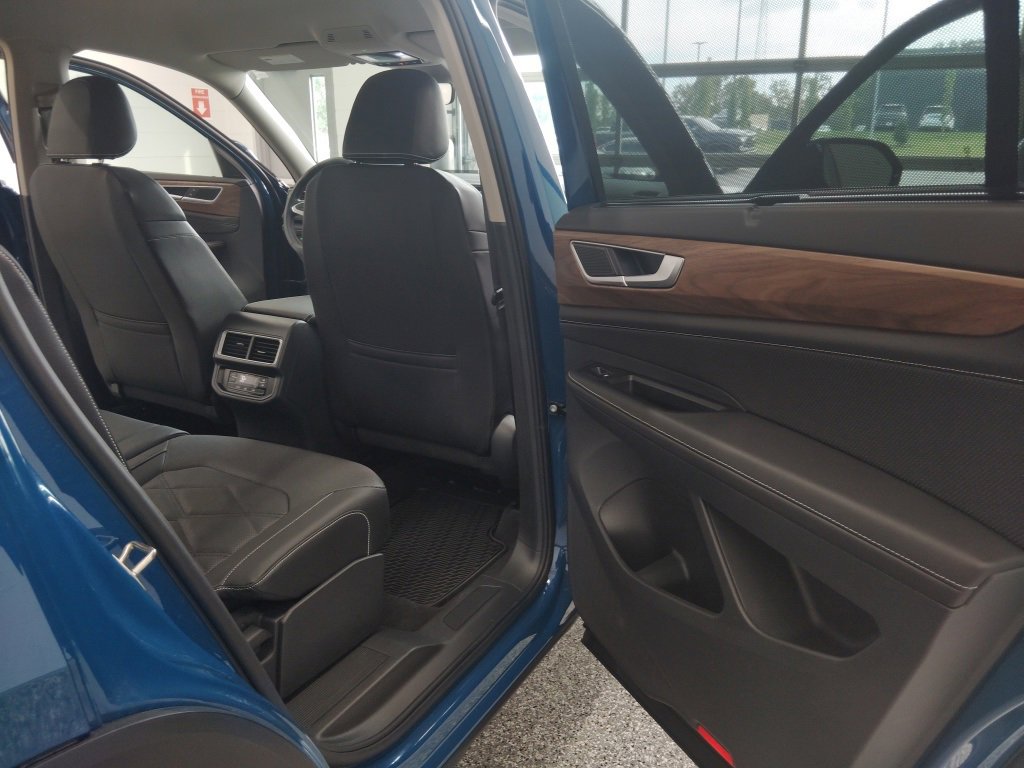 Certified 2025 Volkswagen Atlas SE image 21