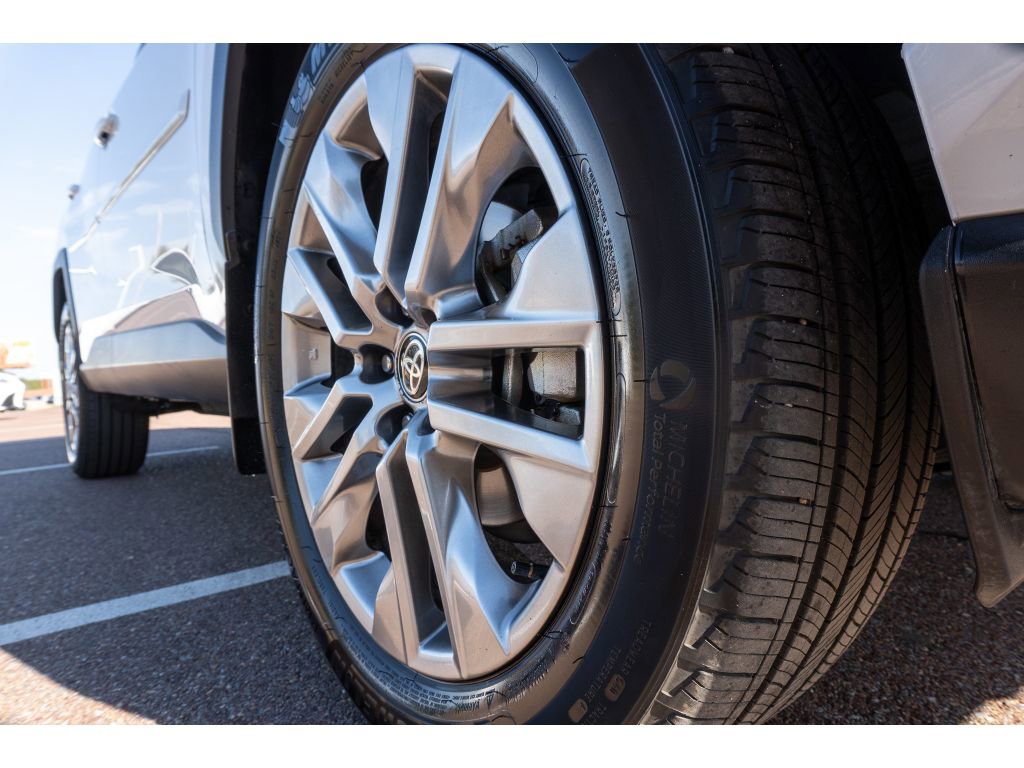 Used 2025 Toyota RAV4 XLE Premium image 9