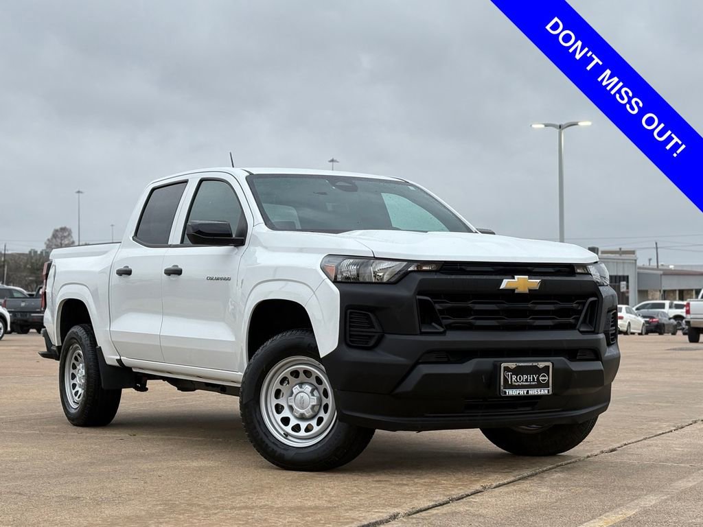 Used 2024 Chevrolet Colorado W/T w/ Safety Package image 2