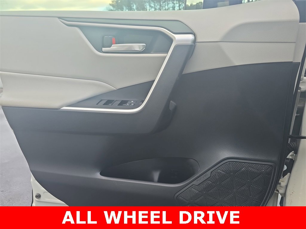 Used 2019 Toyota RAV4 XLE image 28