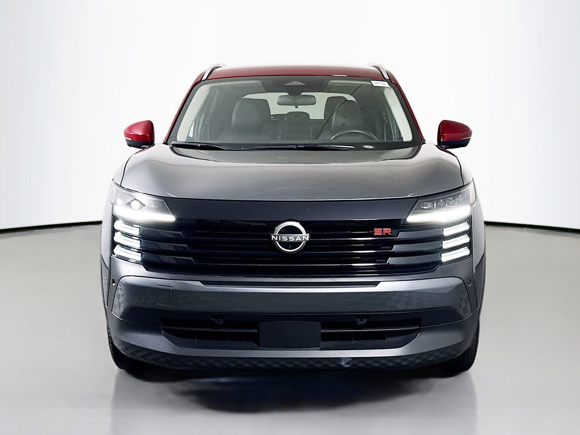 Used 2025 Nissan Kicks SR image 2