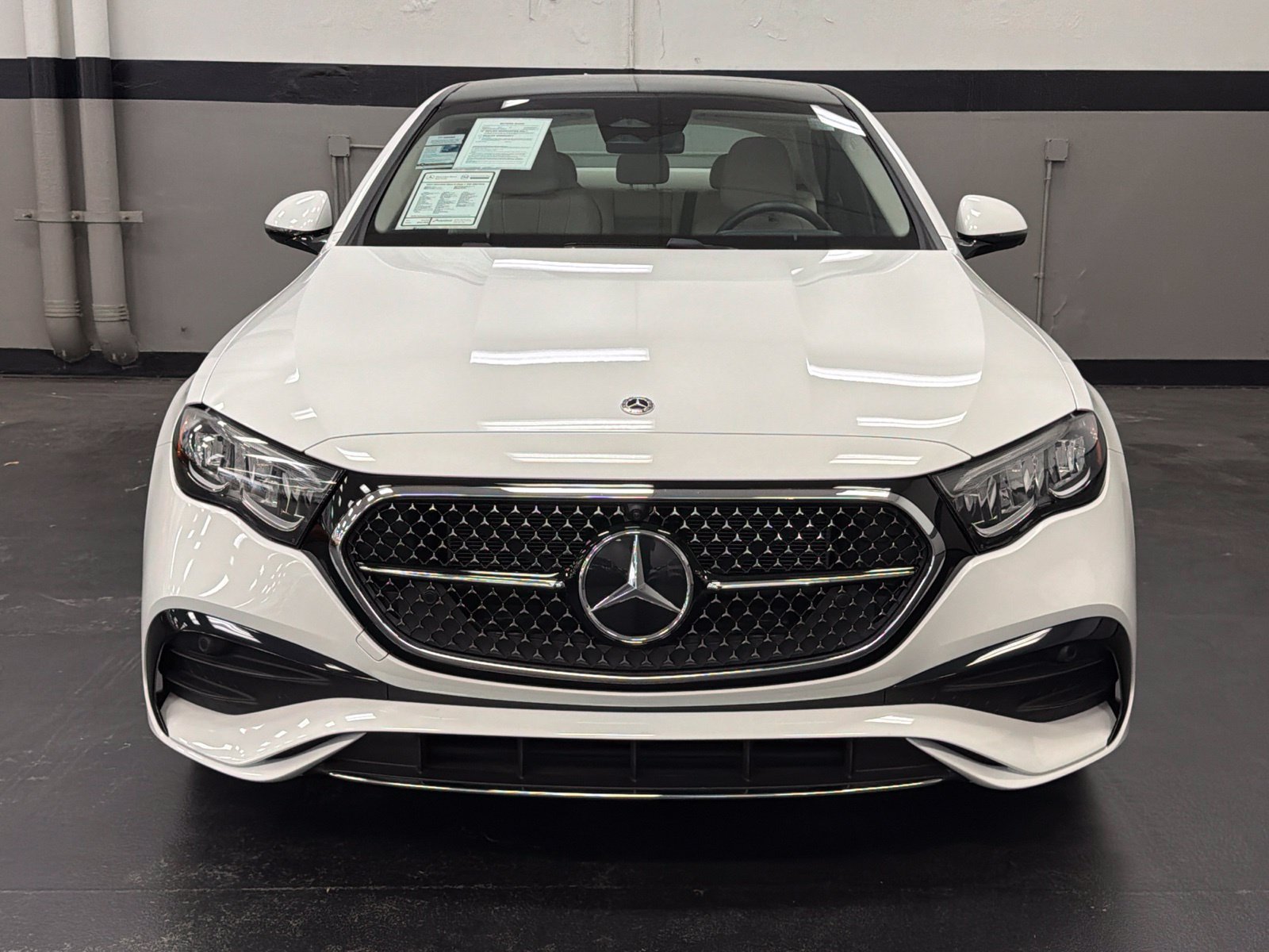 Used 2024 Mercedes-Benz E 350 4MATIC Sedan image 4