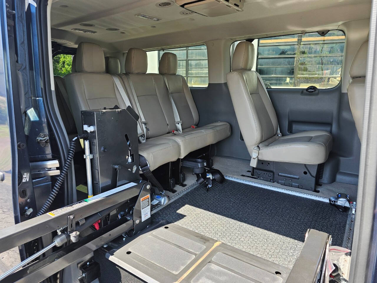 Used 2021 Nissan NV 3500 SL RWD image 8