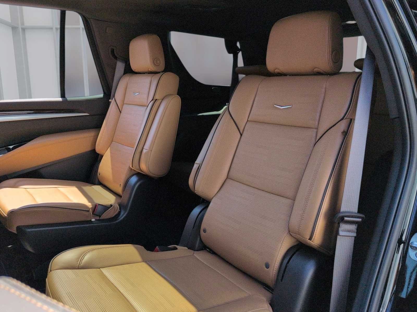 Used 2025 Cadillac Escalade Premium Luxury w/ Touring Package AWD/4WD image 25