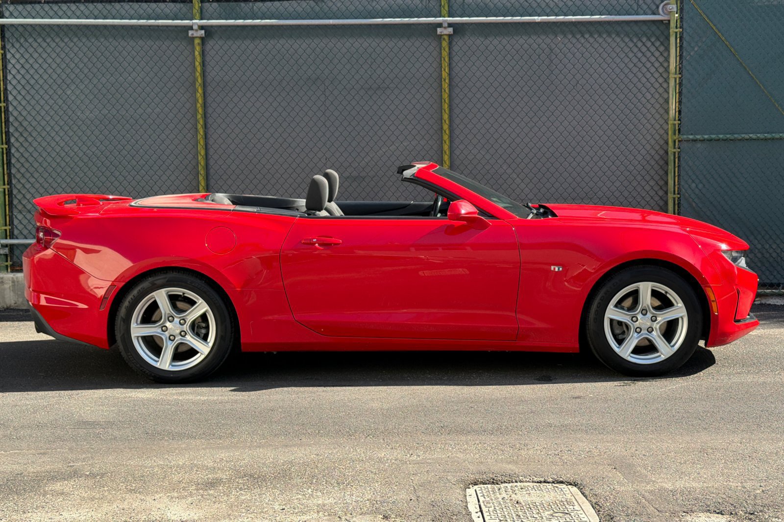 Used 2023 Chevrolet Camaro LT RWD image 3
