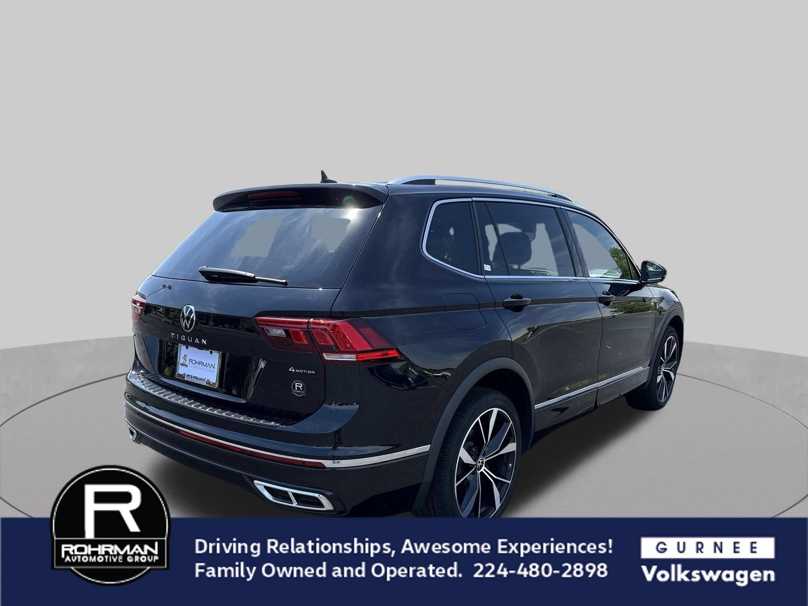 Used 2024 Volkswagen Tiguan SEL R-Line AWD/4WD image 11