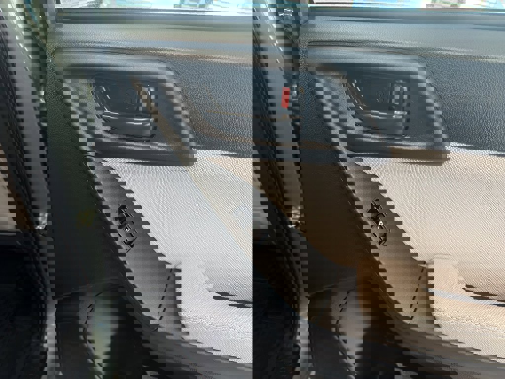 Used 2015 Subaru Forester 2.5i Premium AWD/4WD image 15