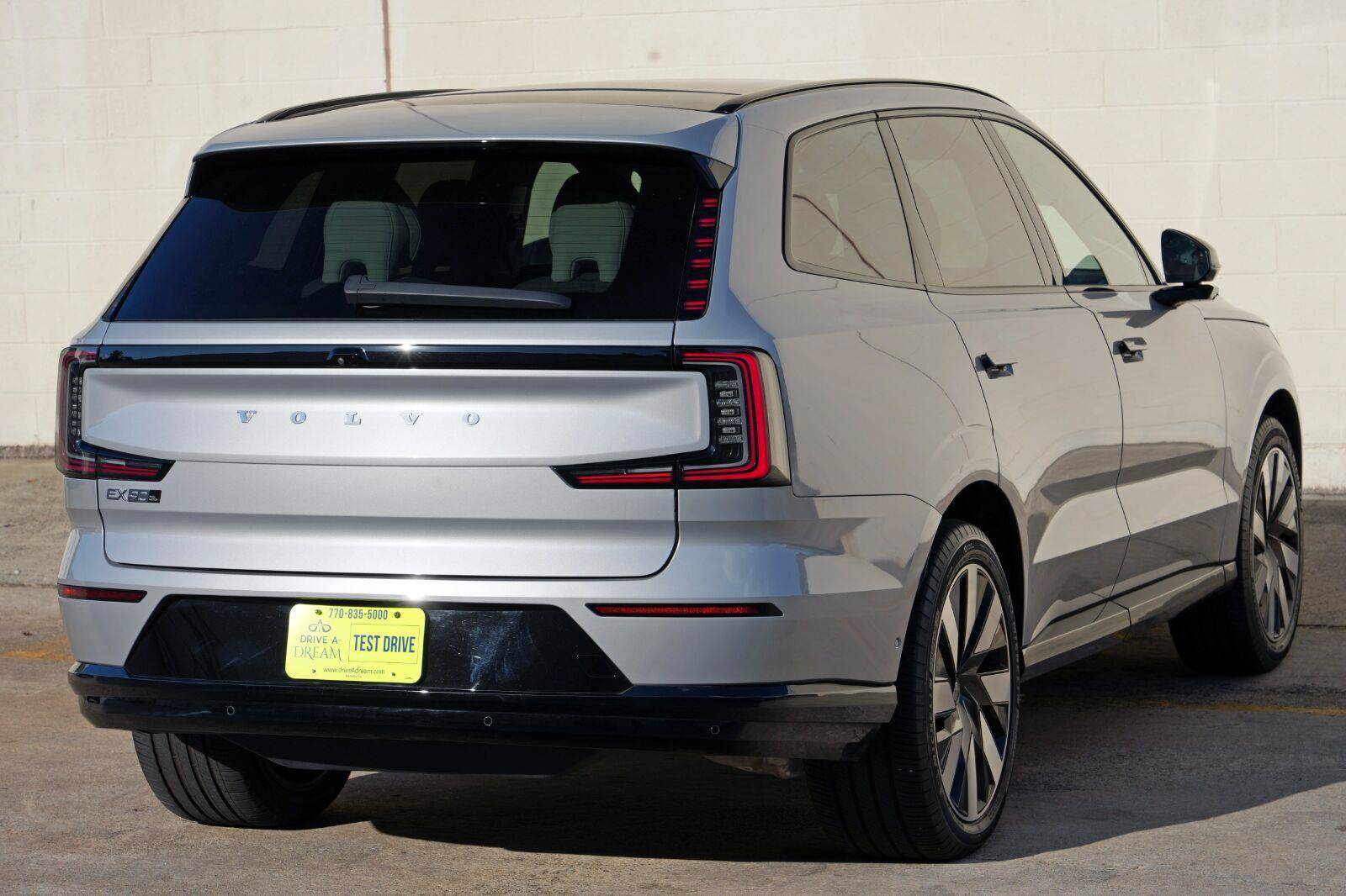 Used 2025 Volvo EX90 Ultra AWD/4WD image 50