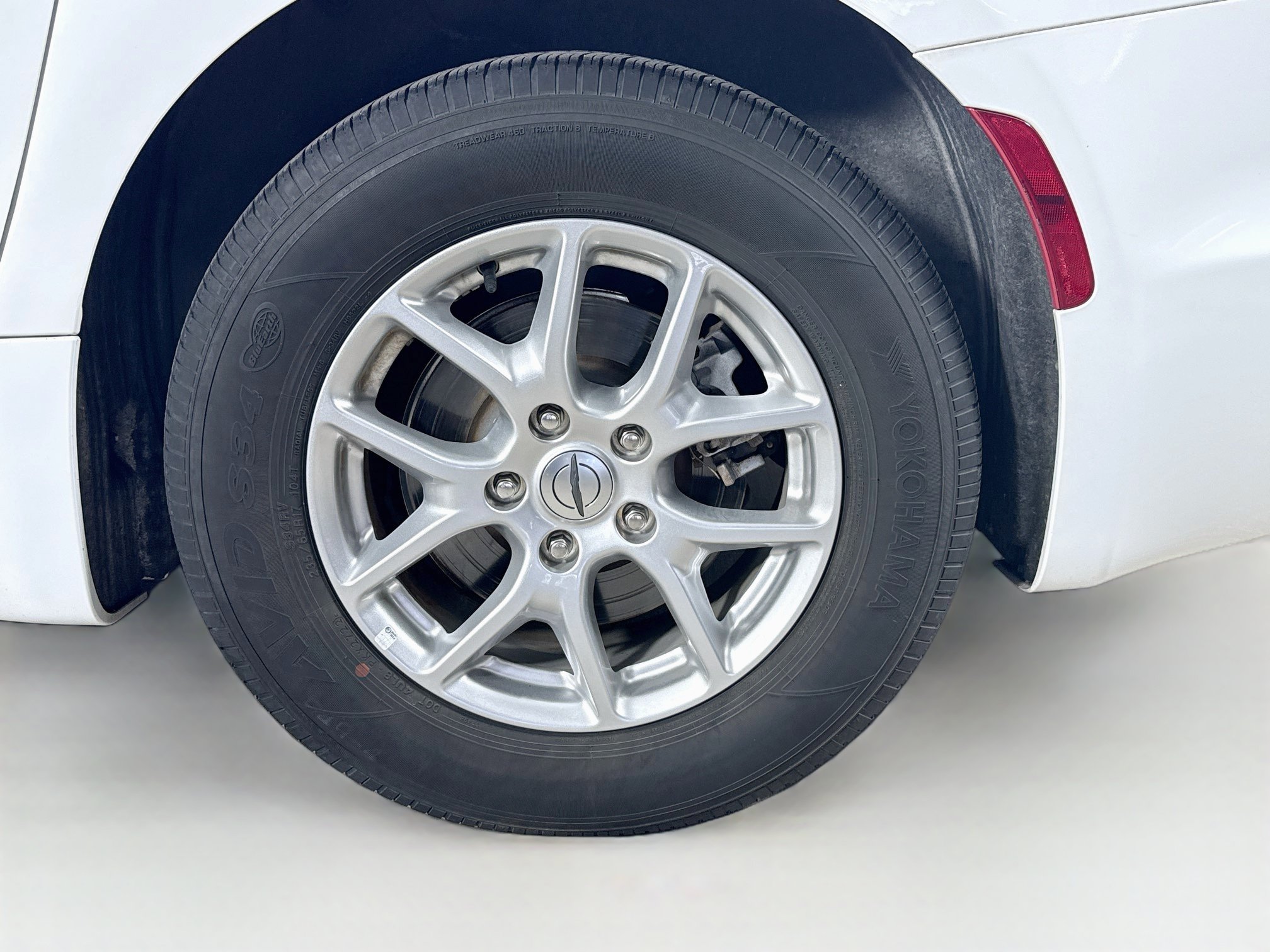 Used 2023 Chrysler Pacifica Touring-L FWD image 36
