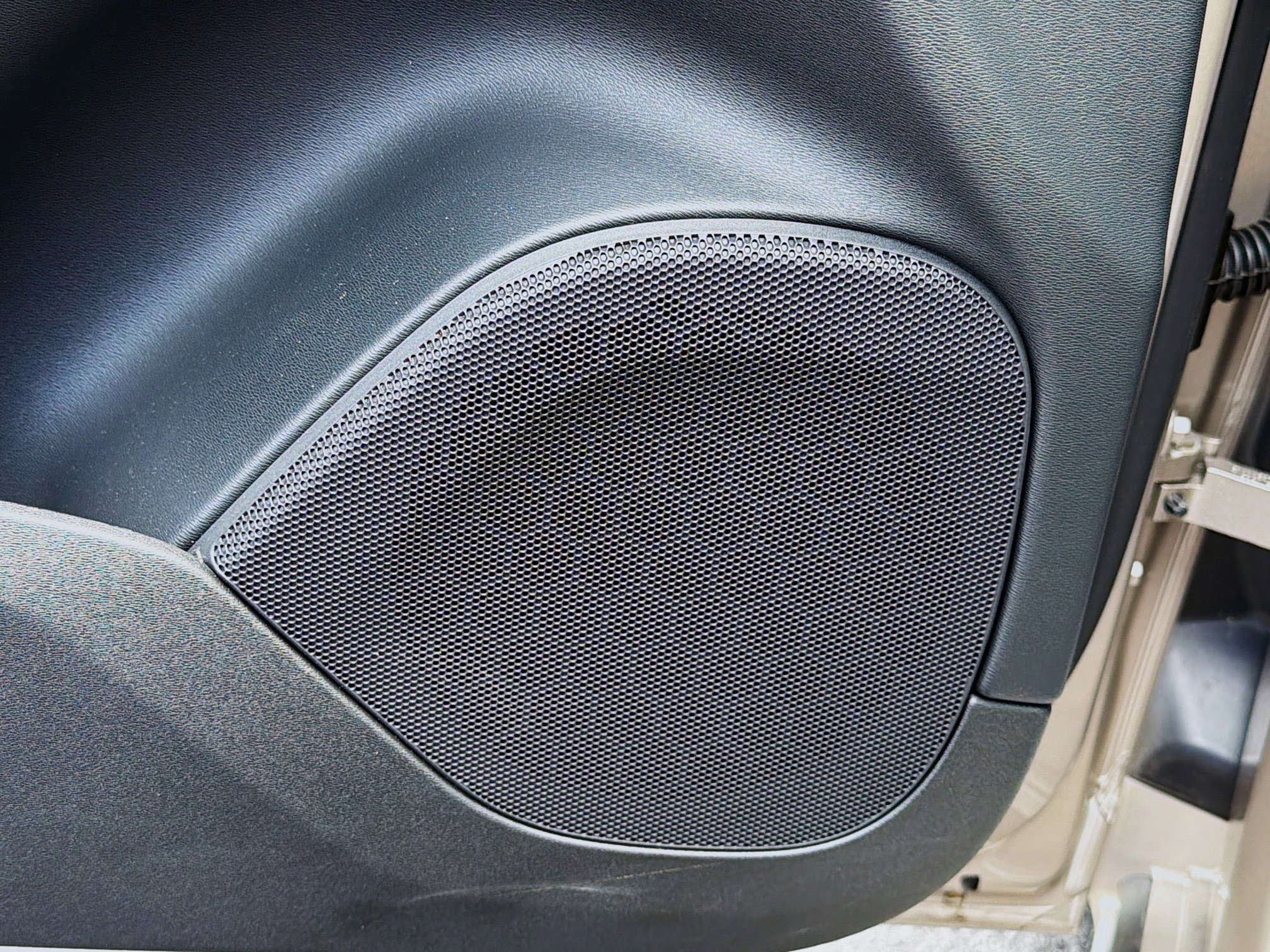 Used 2025 Volvo XC90 B6 Ultra w/ Protection Package Premier image 25