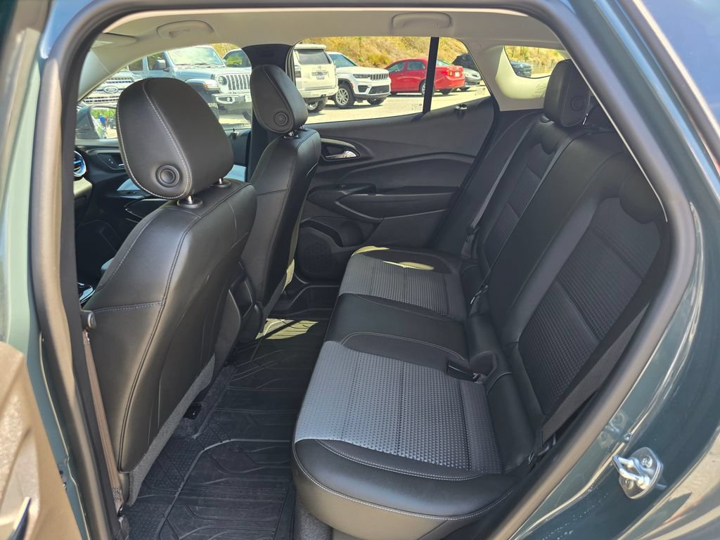 Used 2025 Chevrolet Trax LT w/ Driver Confidence Package FWD image 10