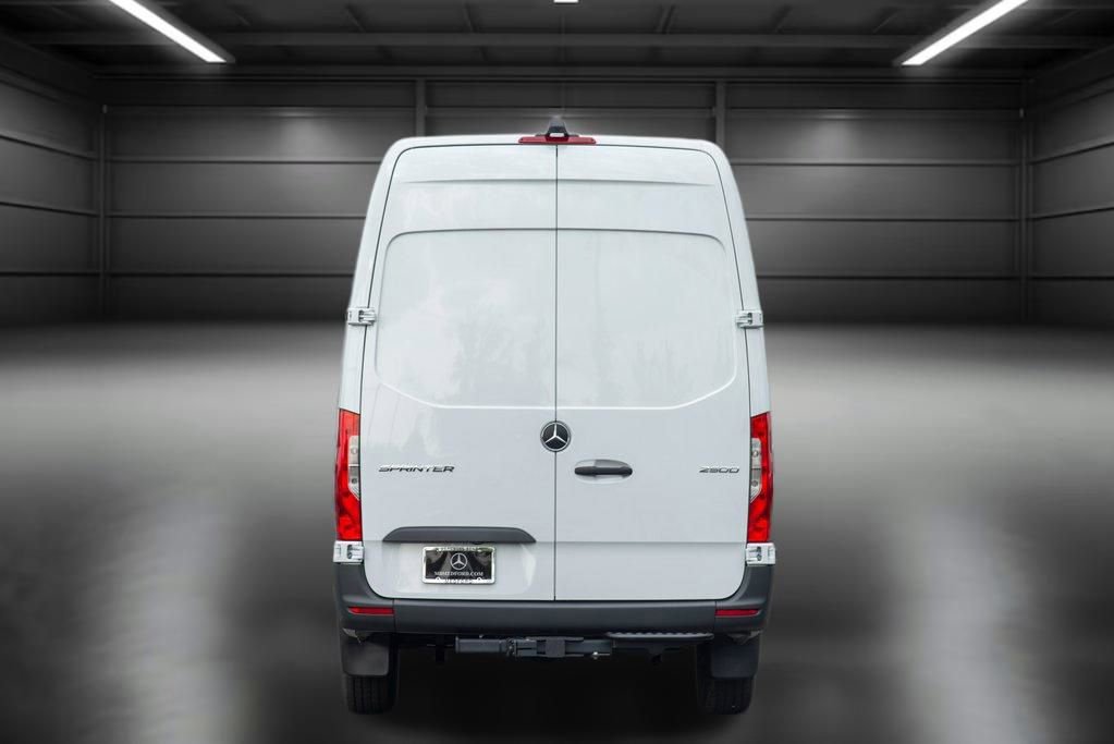 Used 2024 Mercedes-Benz Sprinter 2500 image 4