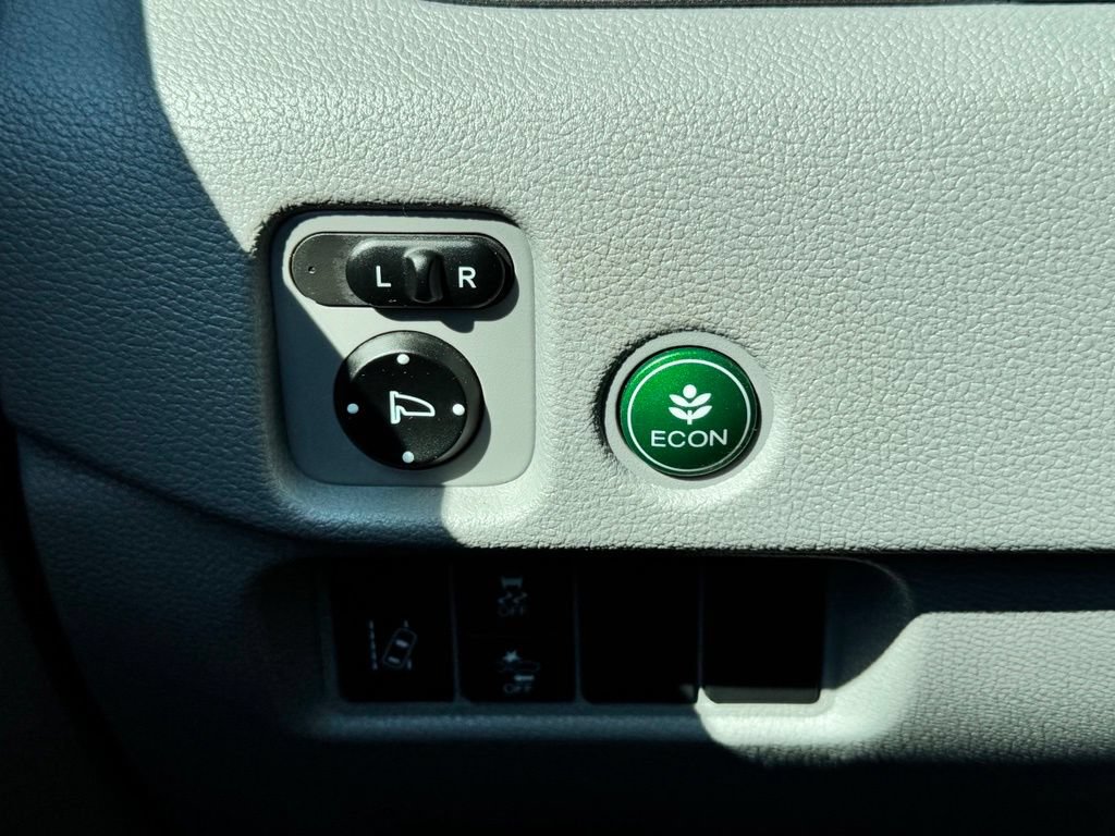 Used 2017 Honda Pilot EX image 19