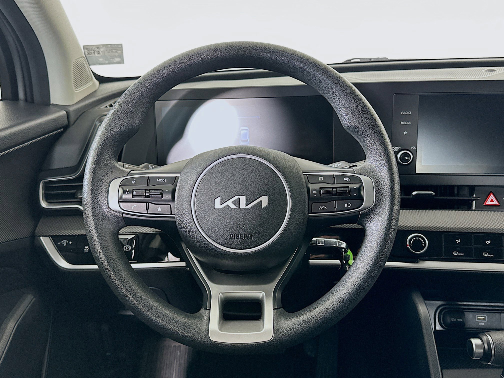 Used 2025 Kia Sportage LX image 17