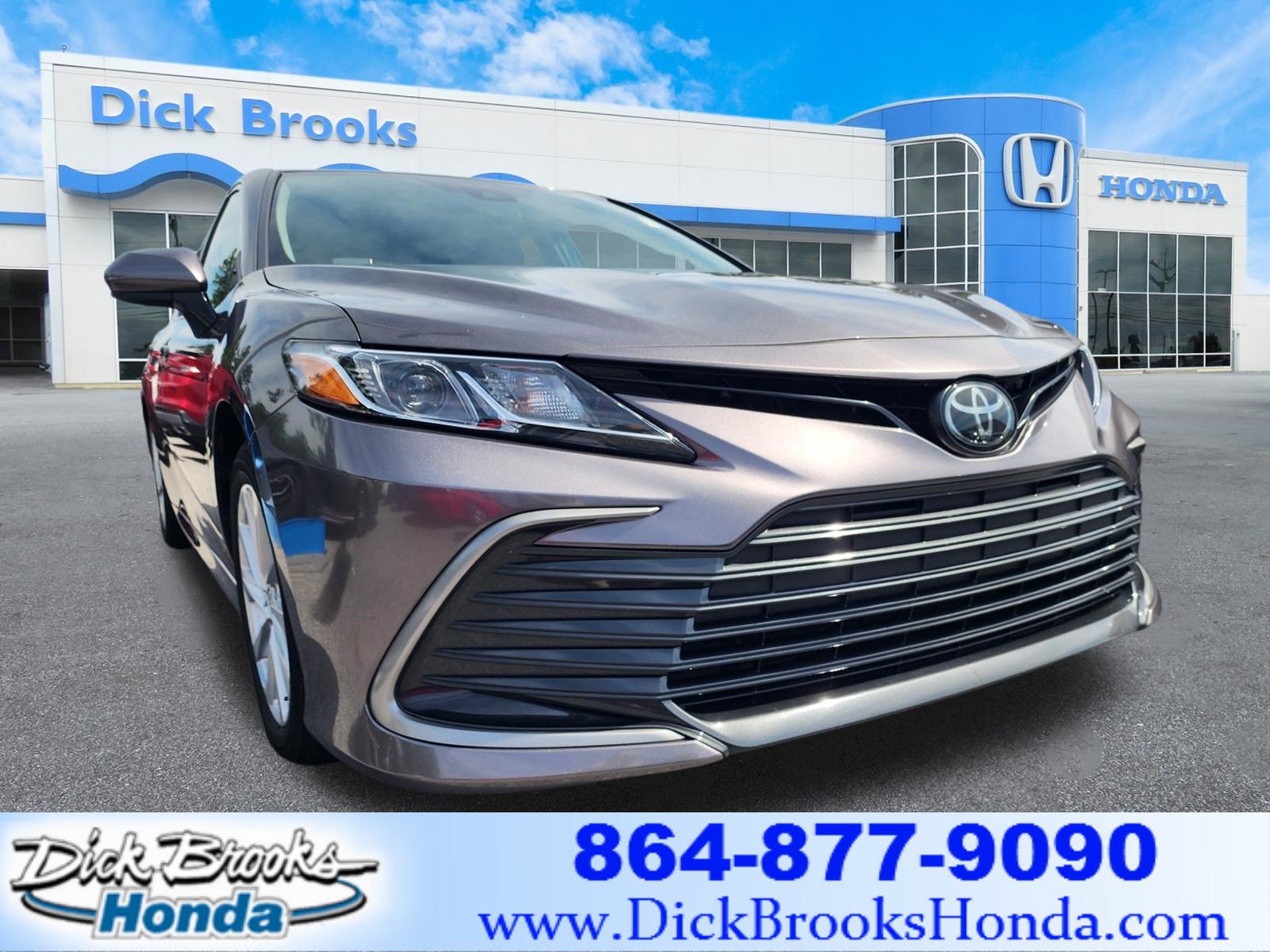 Used 2024 Toyota Camry LE FWD image 1
